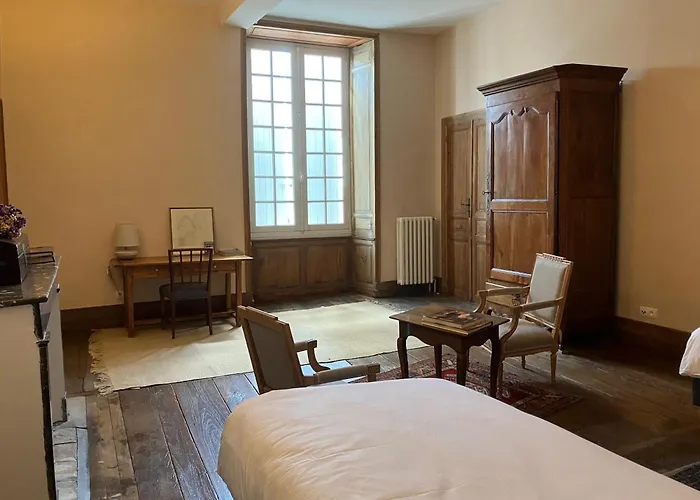 D'hotes Au Chateau De Gandillac Bed & Breakfast *